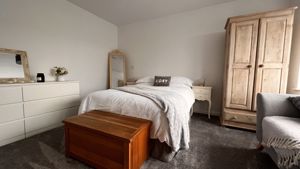 Bedroom- click for photo gallery